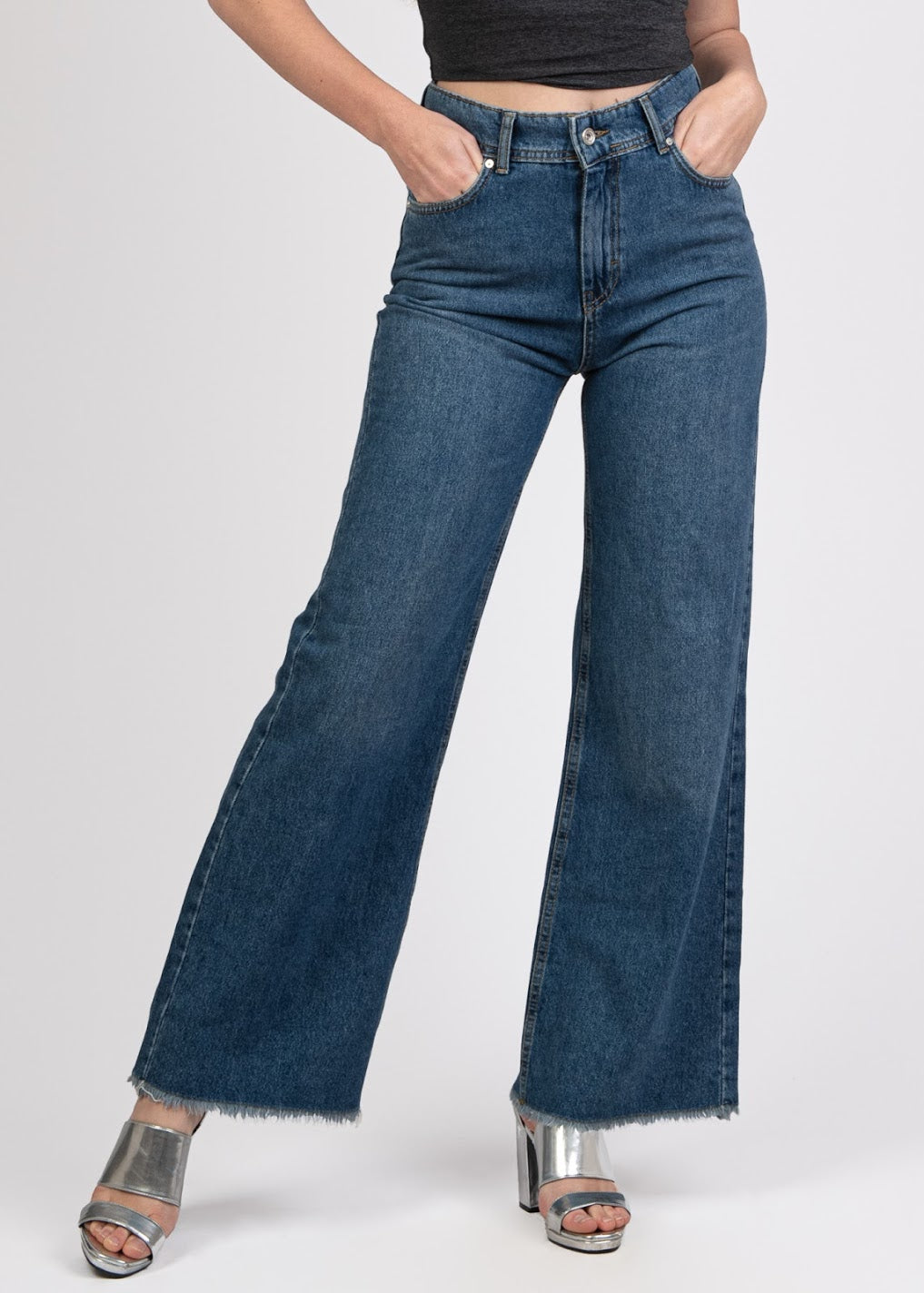 Wide Leg Cropped Jeans - 2176502