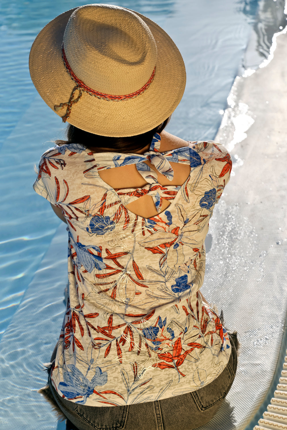 Back Tie Shiny Print Top - 140022