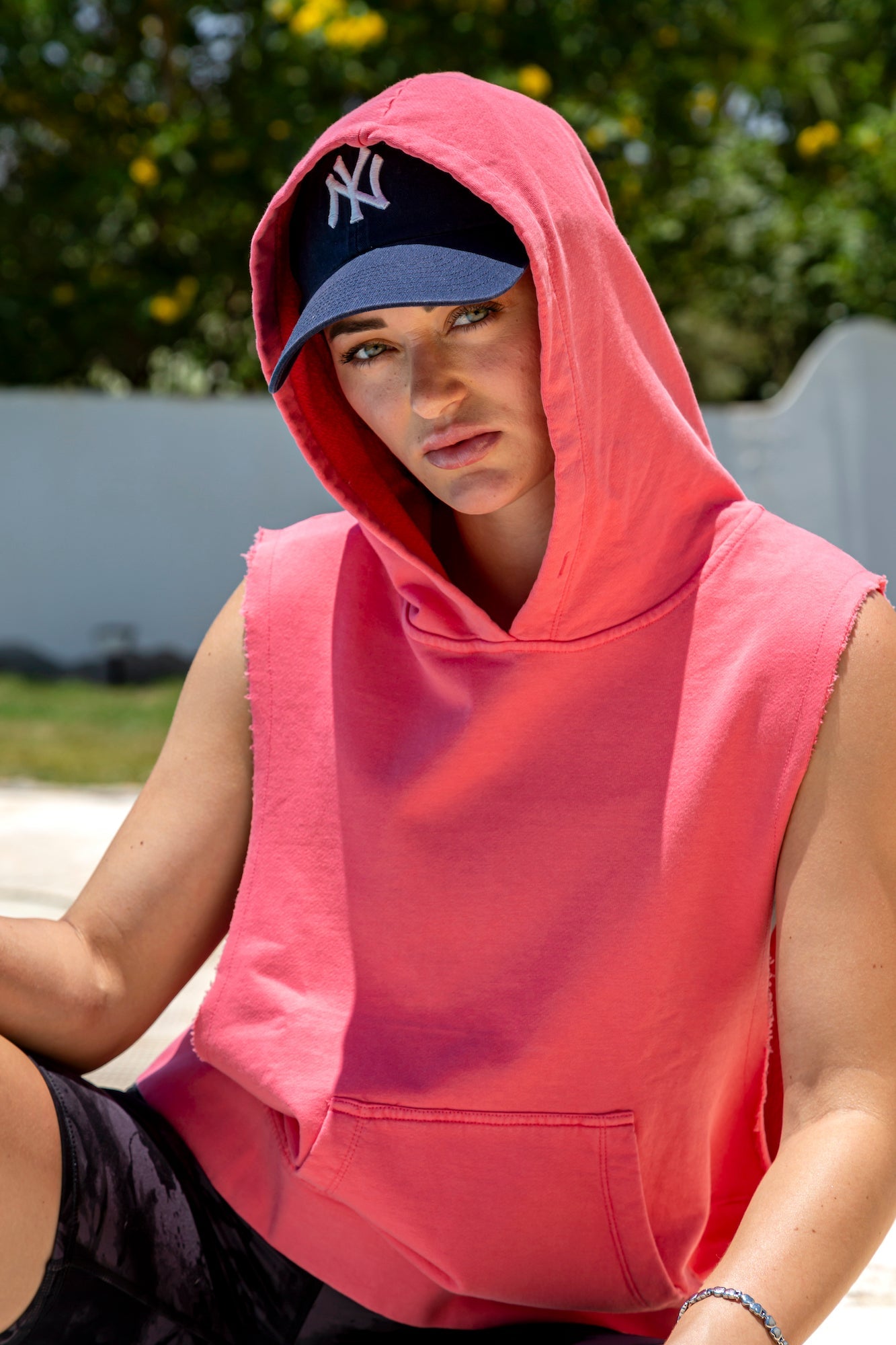 Sleeveless Hooded Sweatshirt - 253001