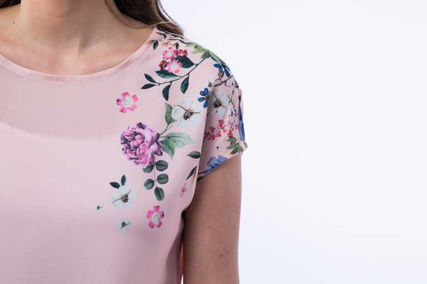 Top with Printed Flowers B1135